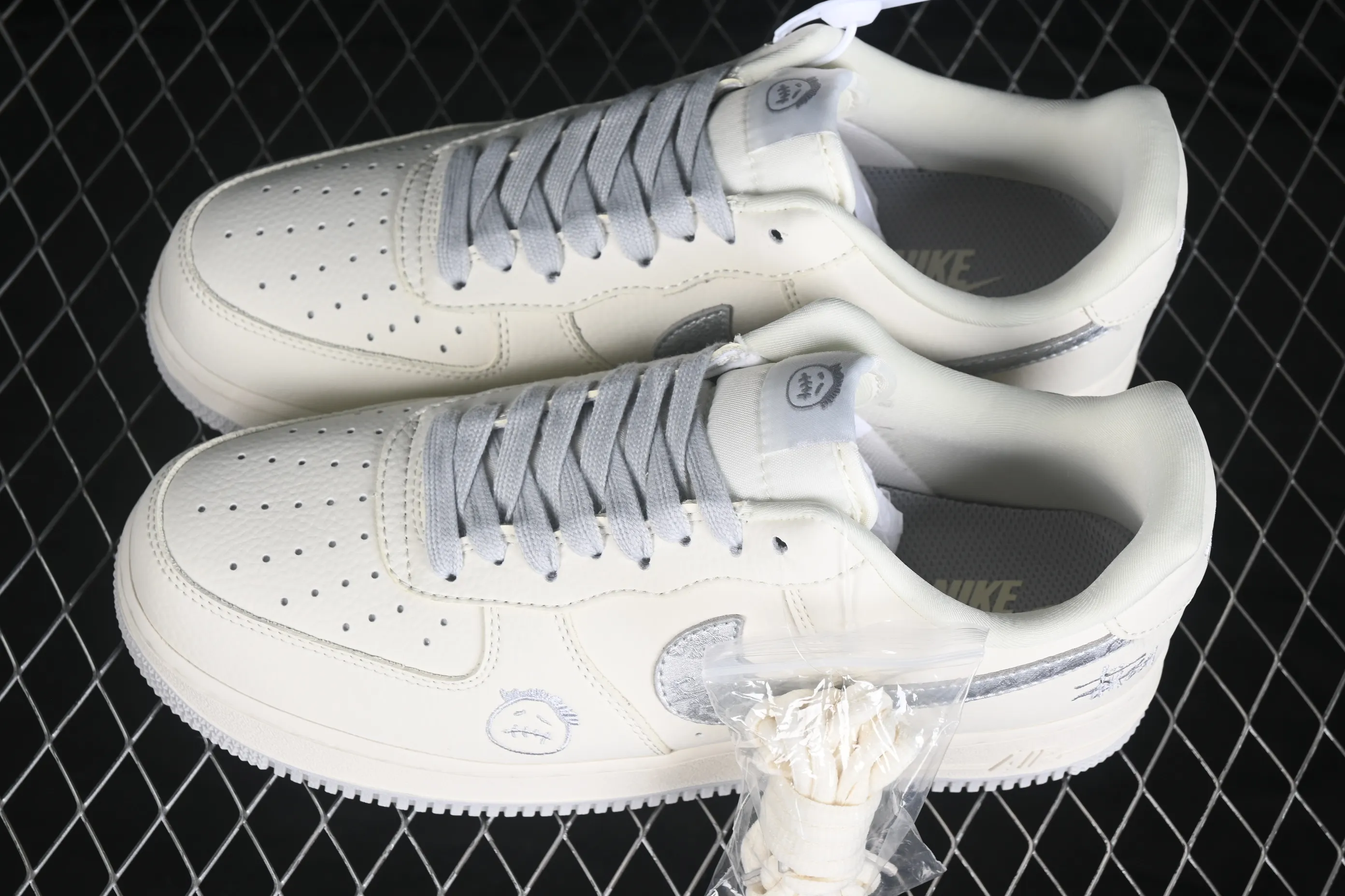 All categories Nk Air Force 1 Air Force series Nk Air Force 1 Low Air Force low-top Nike Air Force 1'07 Low joint model Air Force 1 low-top casual sneakers DW8806-013
